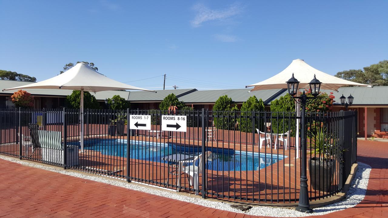 Gateway Motor Inn - Self Check-In Broken Hill Exterior foto