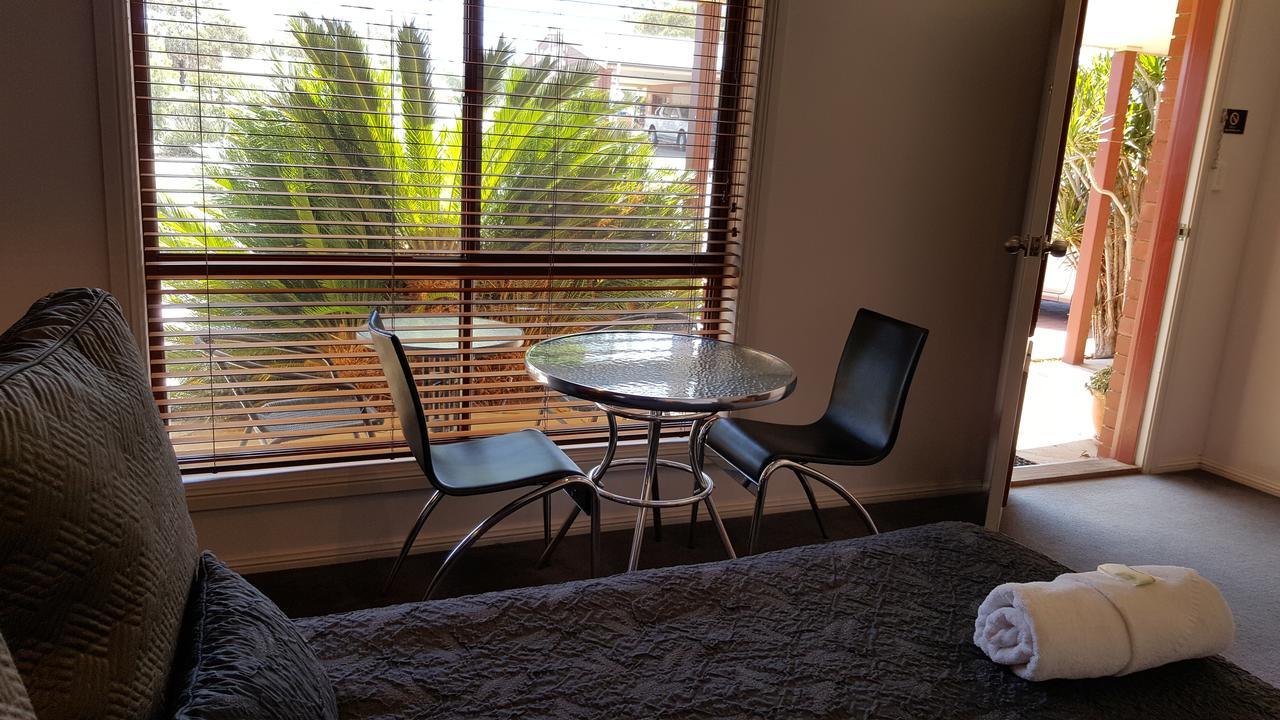 Gateway Motor Inn - Self Check-In Broken Hill Exterior foto
